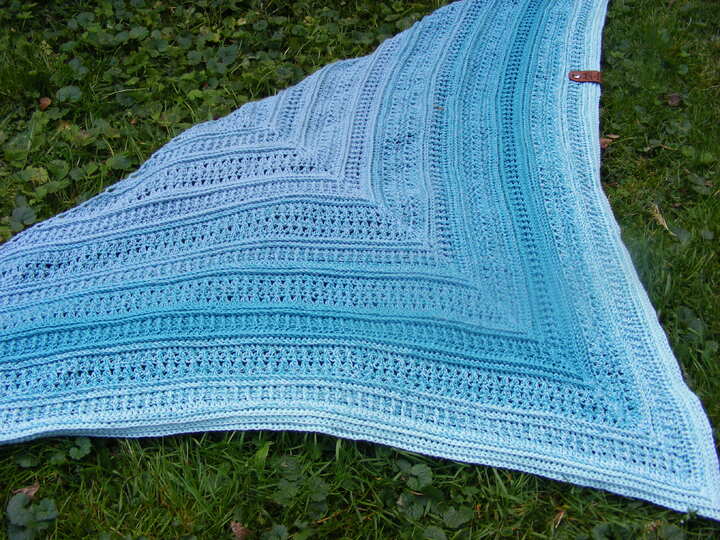 "Frerke" - Anleitung für ein Dreieckstuch in 3D-Optik