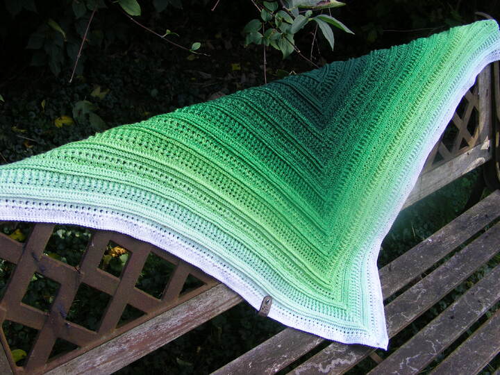 "Frerke" - Anleitung für ein Dreieckstuch in 3D-Optik