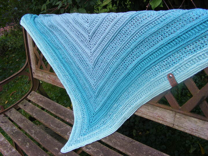 "Frerke" - Anleitung für ein Dreieckstuch in 3D-Optik