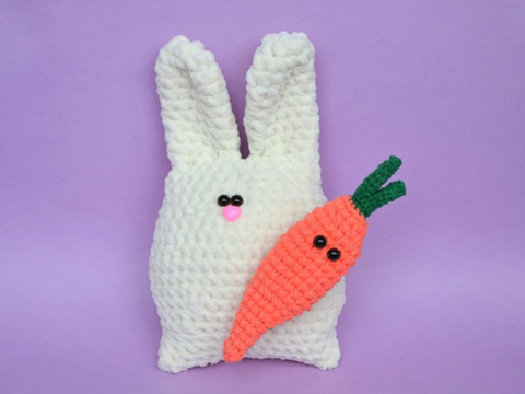 Hase mit Karotte Amigurumi Häkeln Garn Spielzeug Kissen Ostern