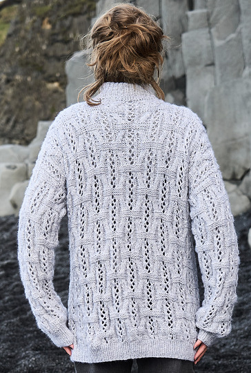 Pulli im Struktur-Lochmuster