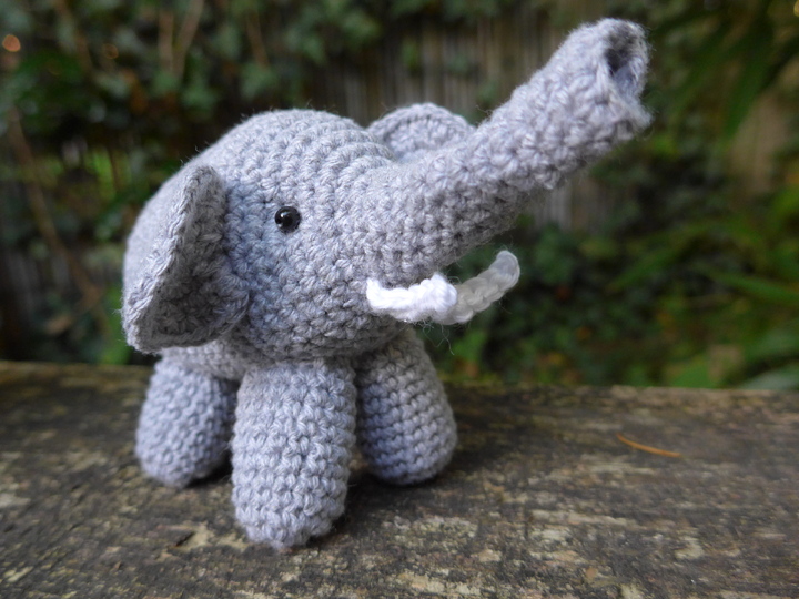 Elefanten häkeln, Anleitung in verschiedenen Größen