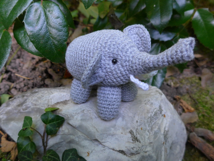 Elefanten häkeln, Anleitung in verschiedenen Größen