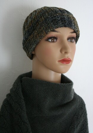 Bamberg hat beanie knitting pattern for a ribbed unisex hat in 3 sizes