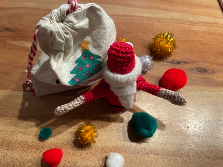 Magnet Weihnachtsmann Häkelanleitung