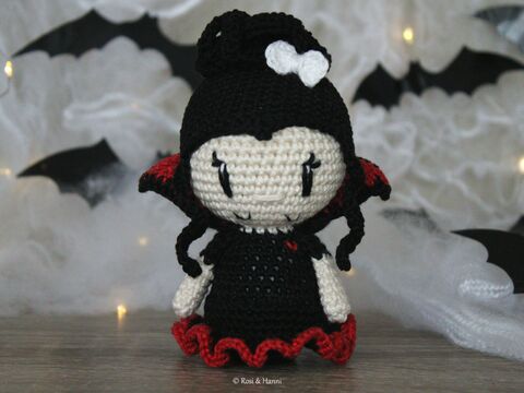 Häkelanleitung Mrs Dracula - Vampir