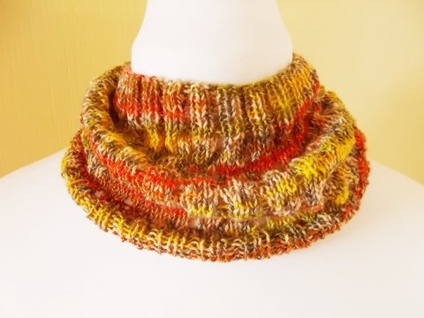 Loop aus Sockenwolle mit Lochmuster - einfache Strickanleitung