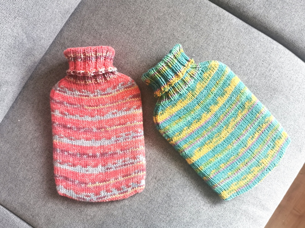 Wärmflaschenbezug stricken mit Sockenwolle