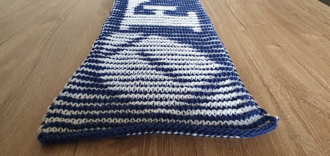 "Football", Shadow Knitting, Illusion Knitting, Motif Scarf