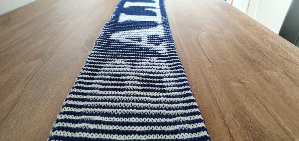 "Football", Shadow Knitting, Illusion Knitting, Motif Scarf
