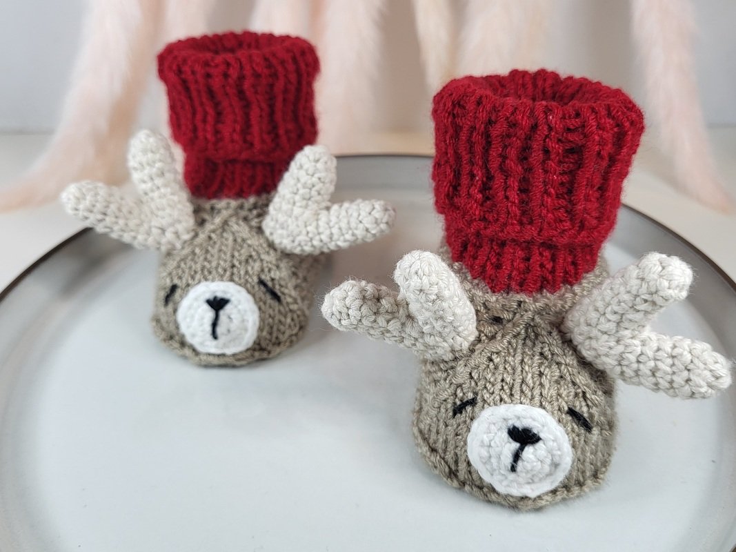 Strickanleitung Babyschühchen "Rentier"