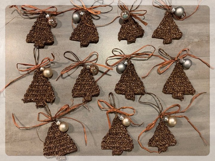 Häkel-Anleitung "Edle Tannenbaum-Anhänger" für den Weihnachtsbaum *deutsch*