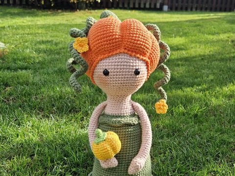 Blumenkind Karla Kürbis XXL - Häkelanleitung