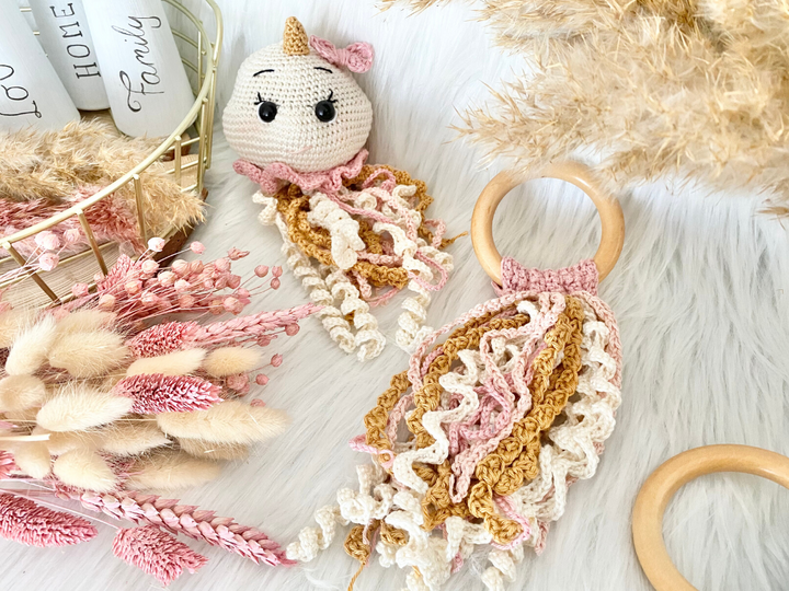 Qualle Kira und Quallengreifring- Häkelanleitung Amigurumi von Wolldiamant