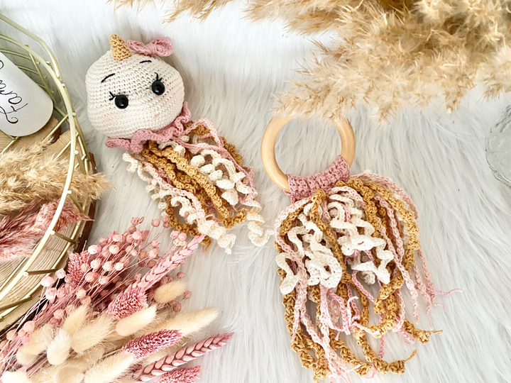 Qualle Kira und Quallengreifring- Häkelanleitung Amigurumi von Wolldiamant