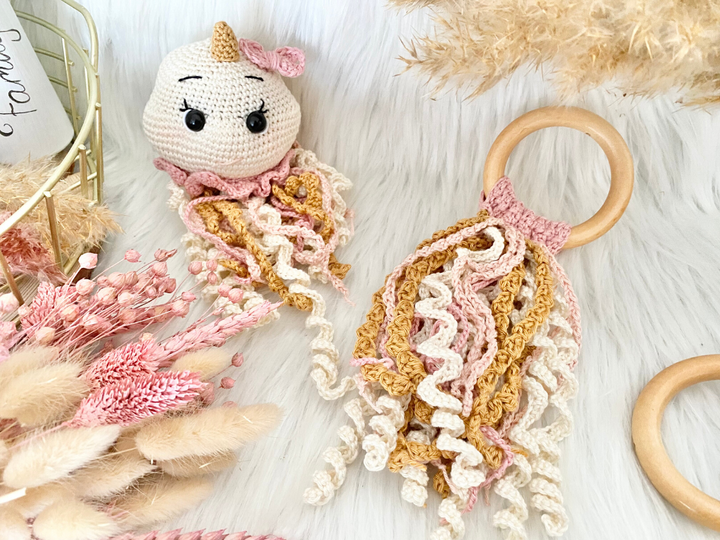 Qualle Kira und Quallengreifring- Häkelanleitung Amigurumi von Wolldiamant
