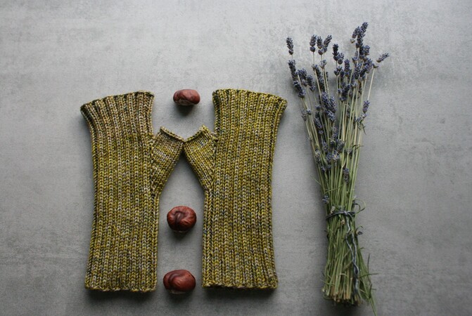Hallstadt mitts knitting pattern for fingerless mitts in 3 sizes