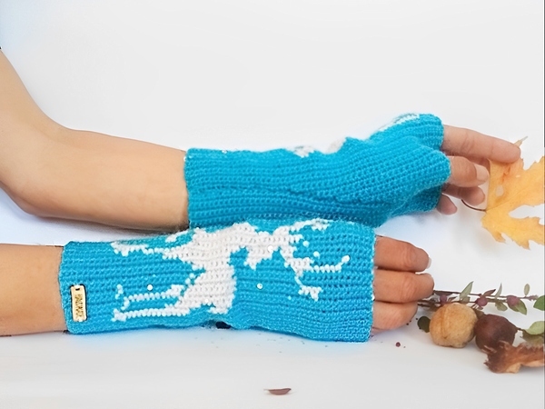 Fingerless Gloves - Christmas deer. Crochet pattern