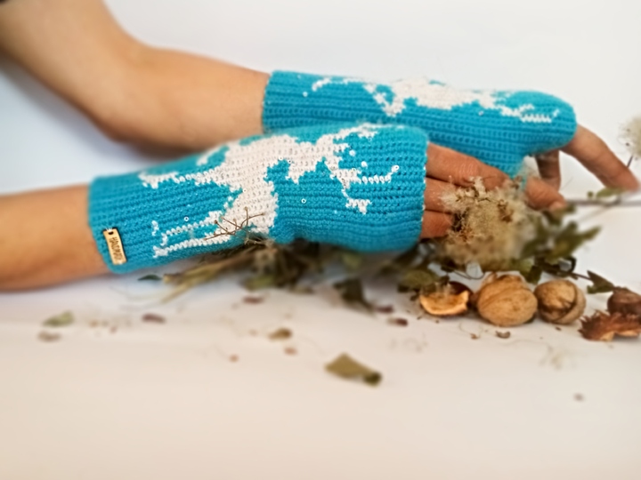 Fingerless Gloves - Christmas deer. Crochet pattern