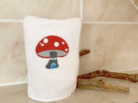 Fliegenpilz-Waschlappen Stickdatei  ITH 13x18 Waschhandschuh