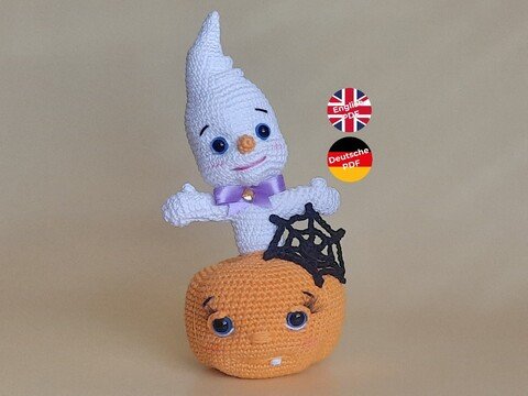 Spooky der Geist mit Spinnennetz und Kürbis - Amigurumi Häkelanleitung