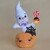 Spooky der Geist mit Spinnennetz und Kürbis - Amigurumi Häkelanleitung