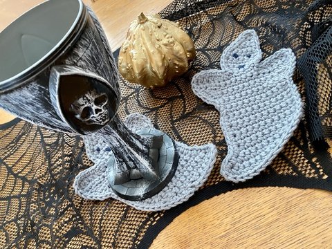 Häkelanleitung Untersetzer BOOH für Halloween