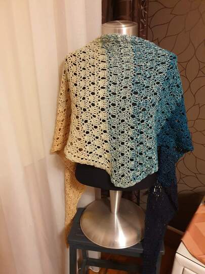 Häkelanleitung Tuch Caitlen