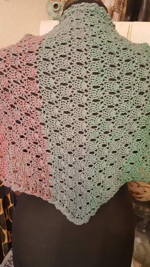 Häkelanleitung Tuch Caitlen