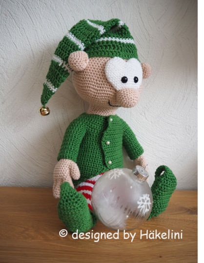Karl der Weihnachtself – Häkelanleitung von Häkelini