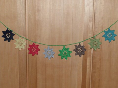 Häkelanleitung für eine vielseitige, dekorative Sternengirlande