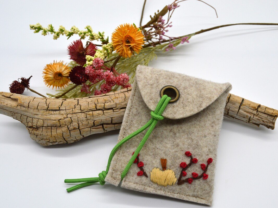 Nähanleitung Filzetui Stifteetui Brillenetui mit Handstickereien oder Appli - Bild 3
