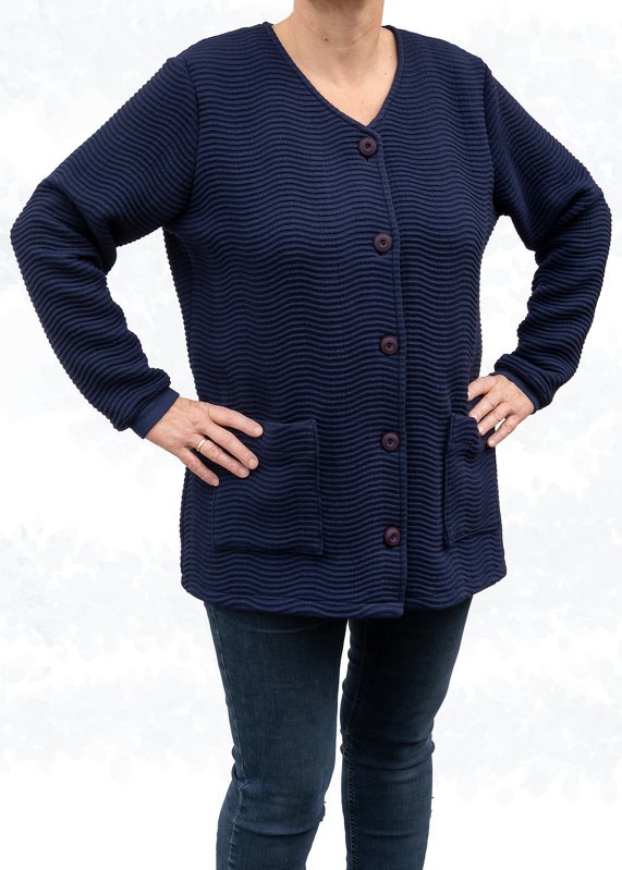 Nora – Lockere Strickjacke mit Knopfleiste und Taschen, BU 80-116, A4+A0 - Bild 6