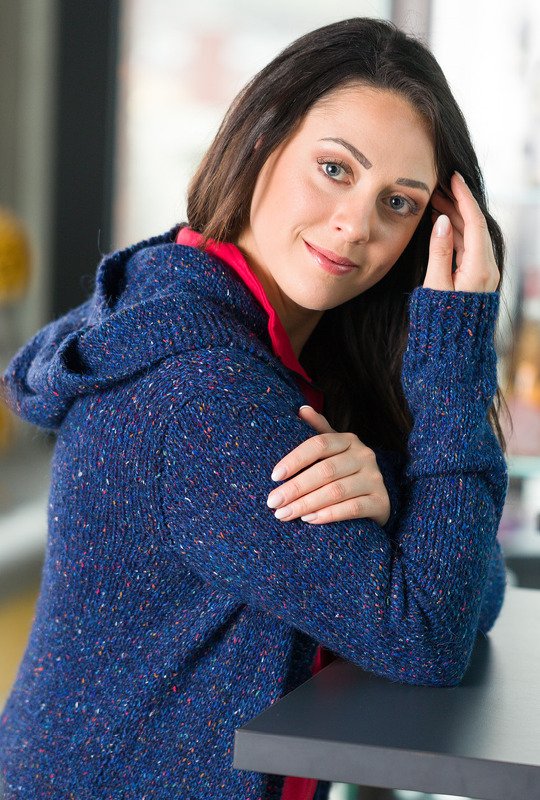 Livia - Dunkelblauer Mantel mit Kapuze - Bild 4