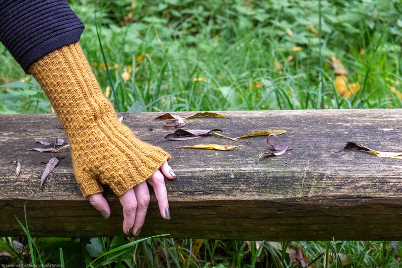 Plan B Strickanleitung für kuschelig warme Stulpen.