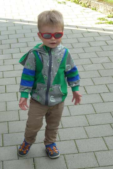 PDF Schnittmuster für eine Kinder Jacke ( Hoodiejacke) in den Größen 92-170