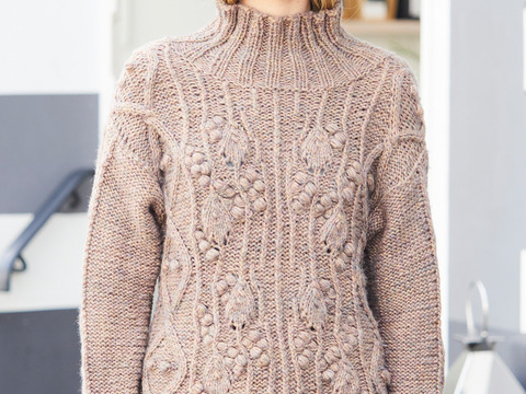 Beiger Pulli mit Noppenranken