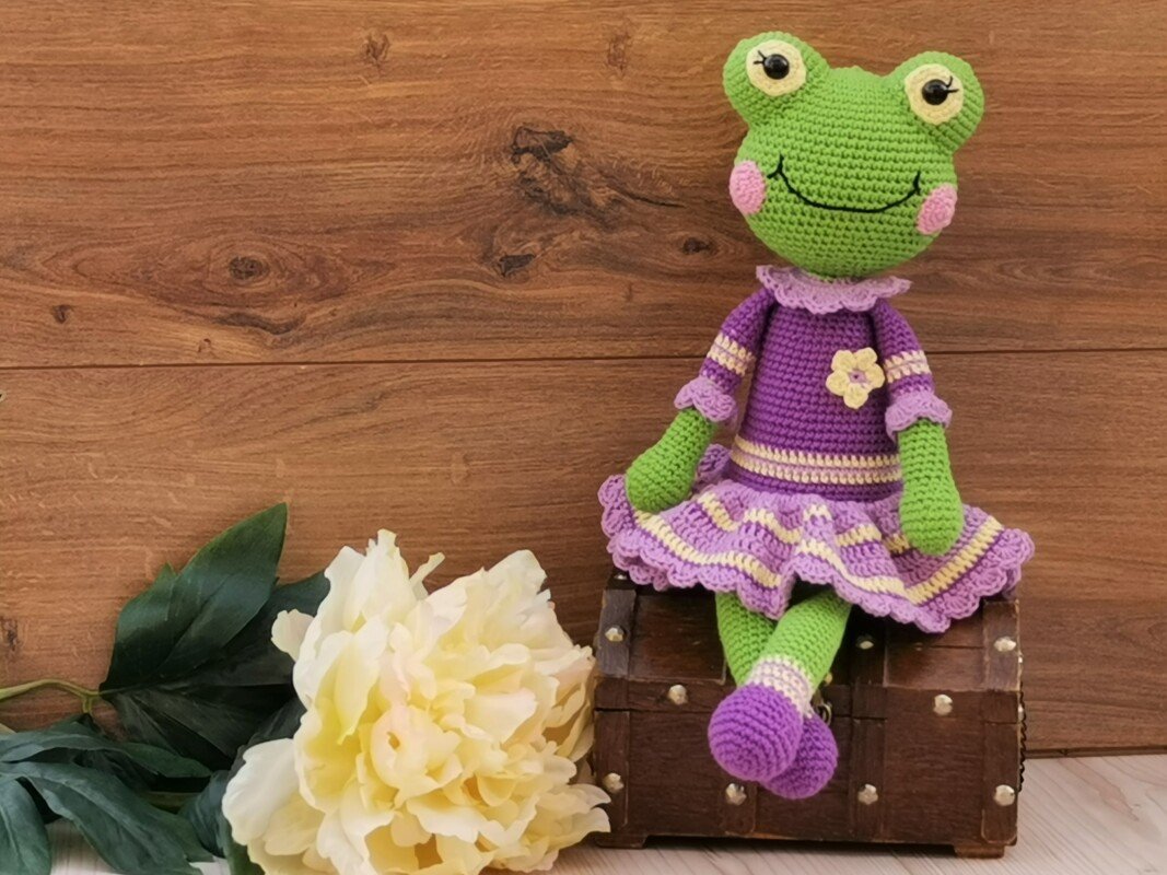 Frida - Häkelanleitung Kantenhocker Frosch