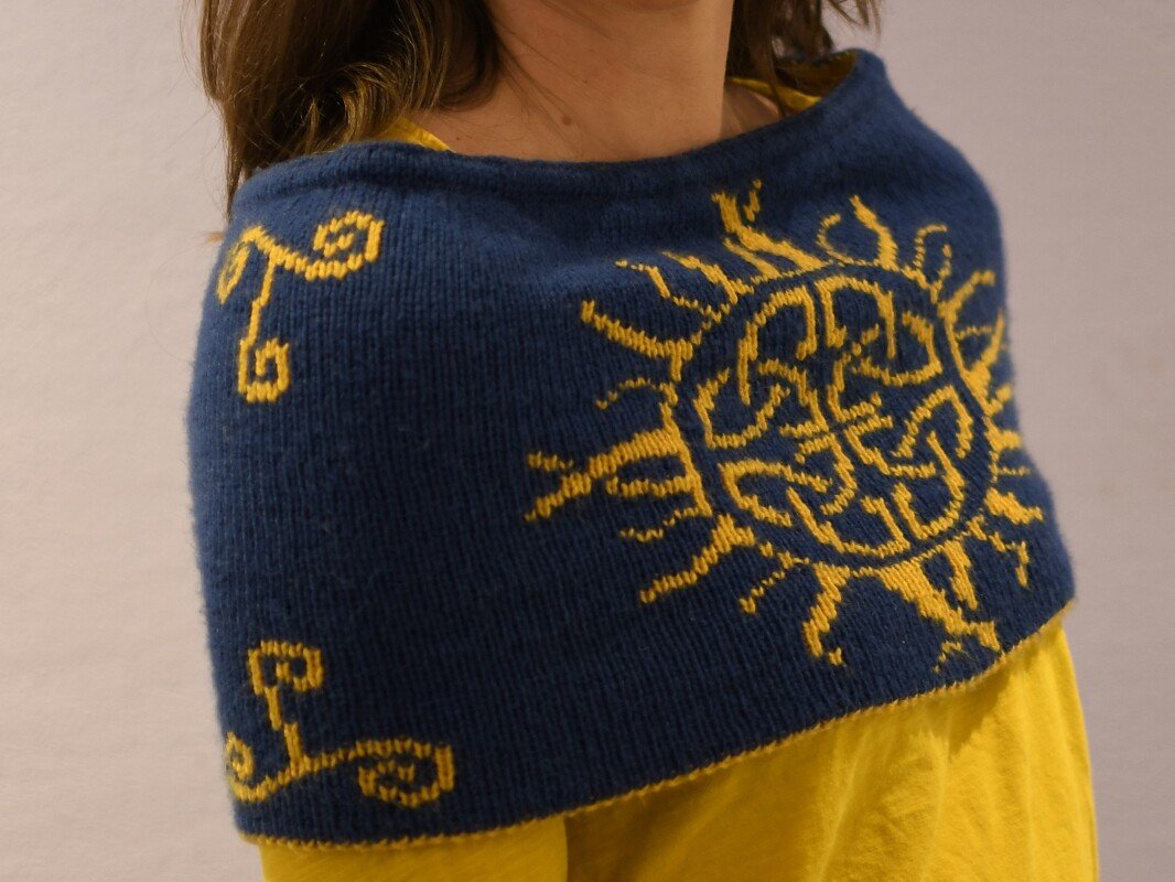 Spar-Set Loop und Wendemütze "Keltische Sonne" - Doubleface Strickanleitung - Bild 4