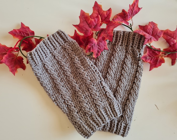 Beinstulpen einfaches Zopfmuster Häkelanleitung