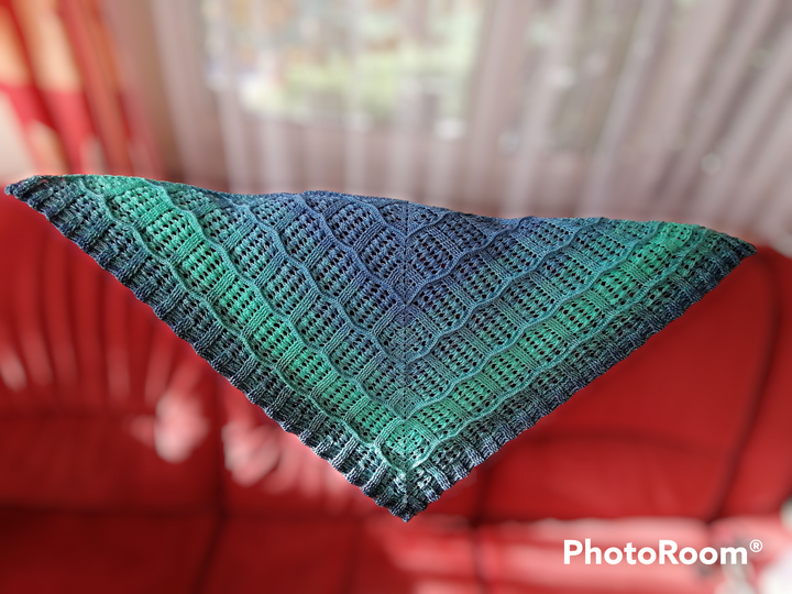 Dreieckstuch „Isberga BE – Häkelanleitung