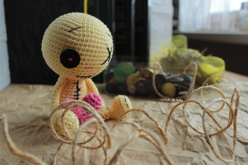 Cute love voodoo doll amigurumi pattern