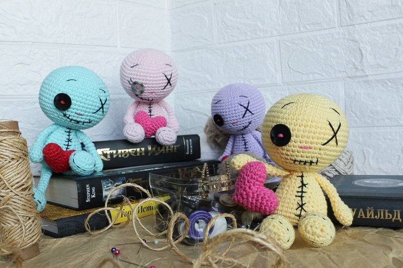 Cute love voodoo doll amigurumi pattern