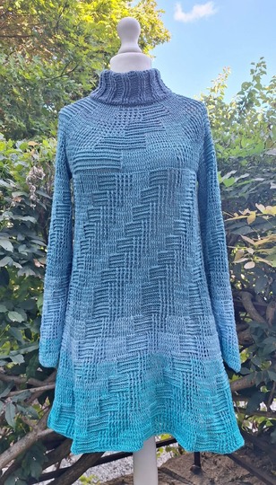 Rollkragenpullover/Kleid Stairways, Häkelanleitung