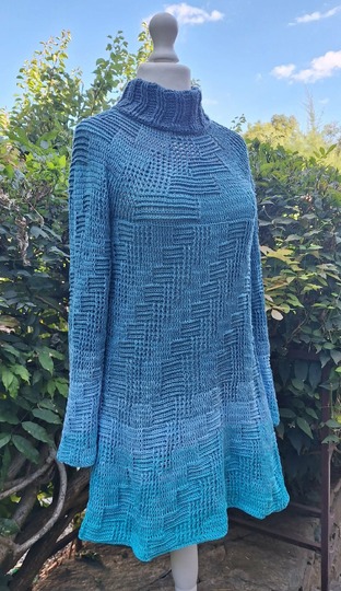 Rollkragenpullover/Kleid Stairways, Häkelanleitung