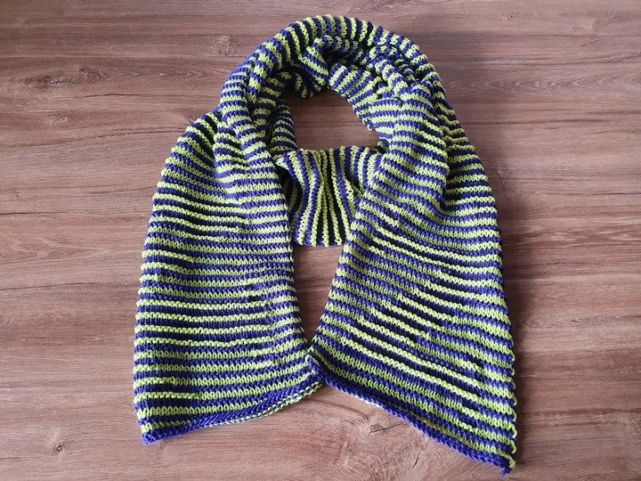 "Touchdown", Shadow Knitting, Illusion Knitting, Motif Scarf