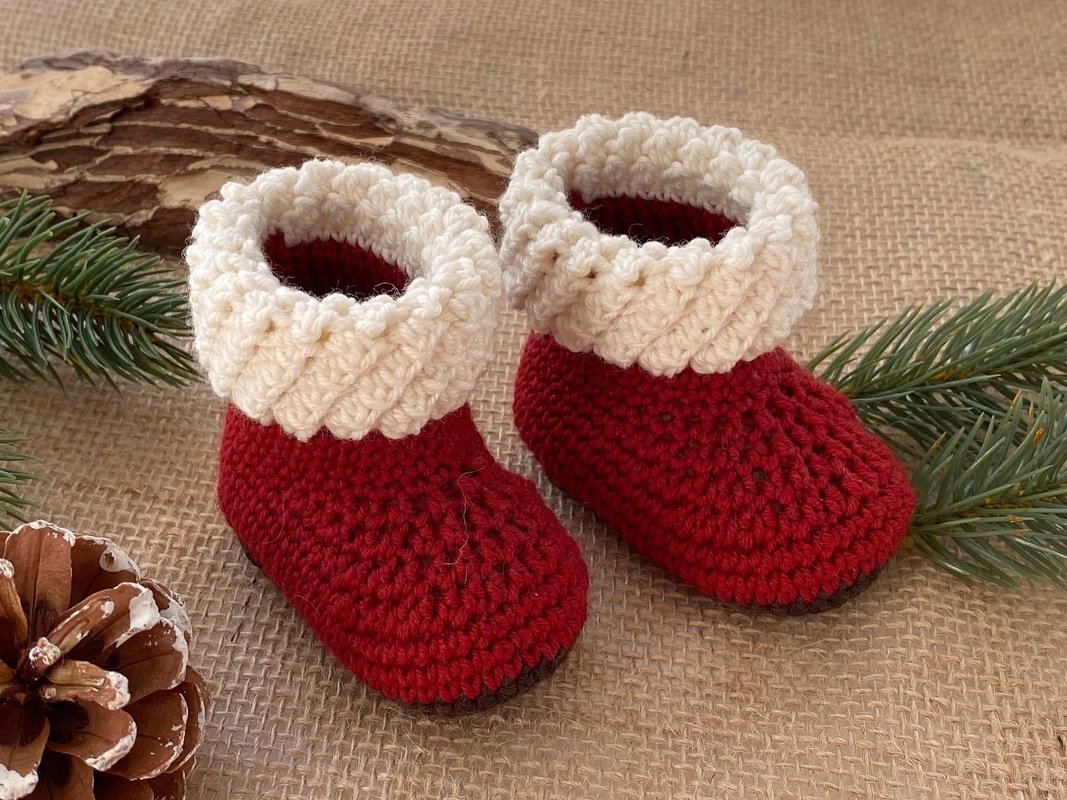 Baby Booties „Santa“ (0-6 months), Crochet Pattern
