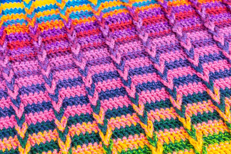 Keep me warm - Stola mit Fransen – Häkelanleitung