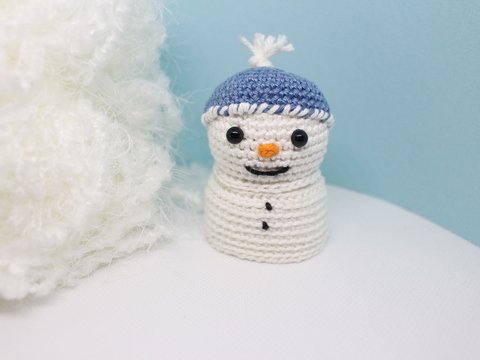 "Sven Snowman" - Häkelanleitung für eine Schneemann-Figur und ein Körbchen