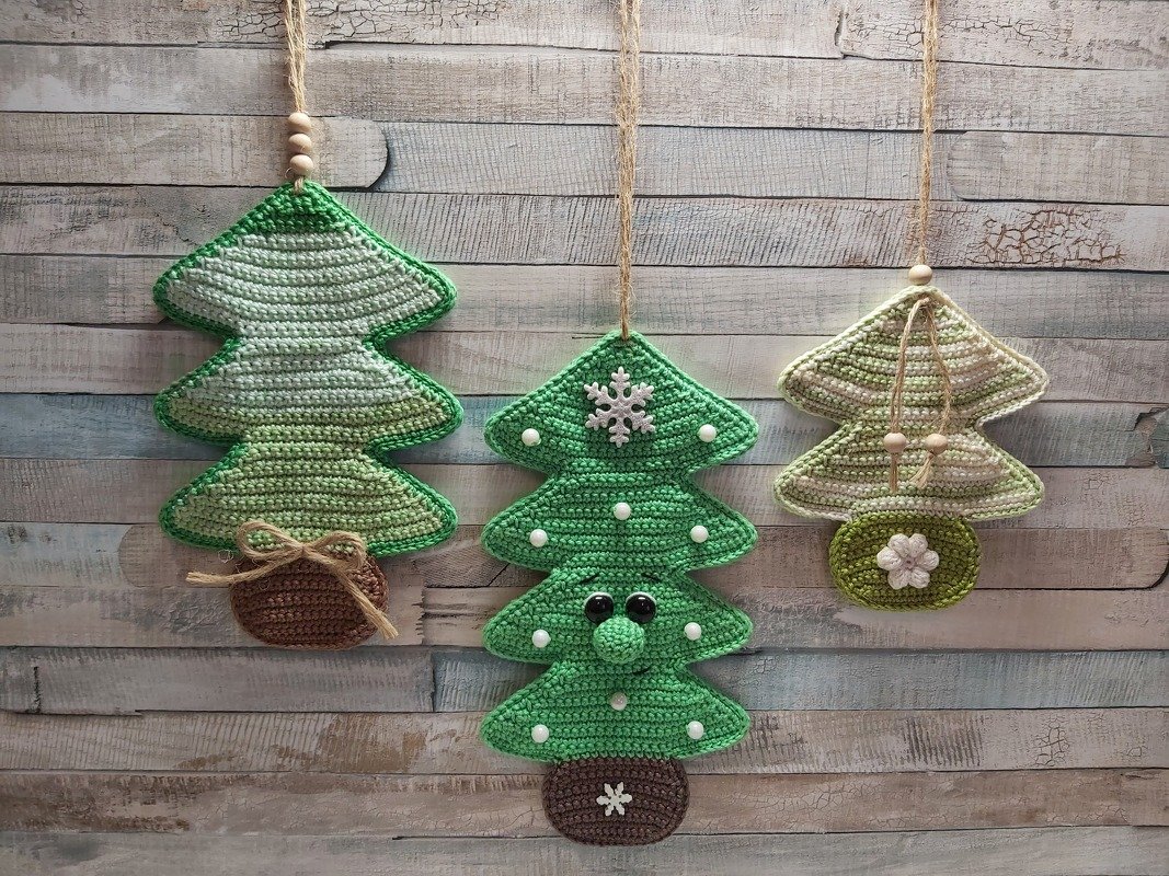 Häkelanleitung "Tannenbäumchen-Aufhänger" (in 2 Größen und je 3 Varianten)